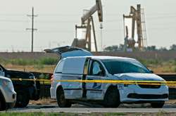 Нападник захопив поштовий фургон і продовжив стріляти у людей