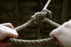 На Київщині - хвиля самогубств: за добу покінчили з життям чотири чоловіки