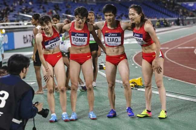 Двух китайских легкоатлеток подозревают в том, что они — мужчины