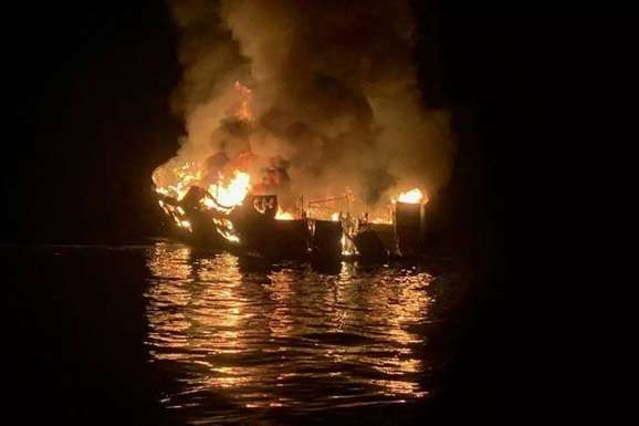 З'явилися подробиці щодо пожежі на судні біля берегів США