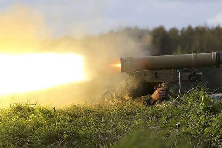 На Донбасі почастішали обстріли бойовиків. Вранці під вогонь потрапили захисники Троїцького