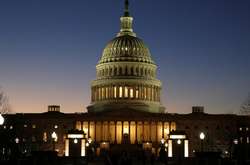  Американські сенатори звернулися в Білий дім через можливе скасування військової допомоги Україні 