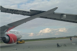 В аеропорту Москви зіткнулися крилами два літаки