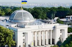 Одна з основних цінностей України - парламентаризм, і законопроєкти націлені на його руйнування