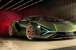 Lamborghini показав свій перший електрифікований суперкар