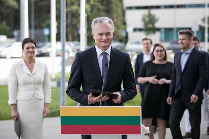 Президент Литви: НАТО має захистити себе та допомогти Україні та Грузії