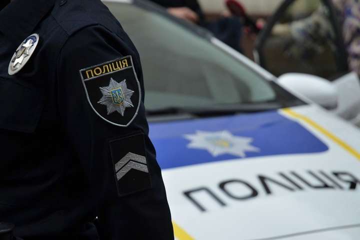 На Львівщині під час затримання двох втікачів з колонії поранено поліцейського