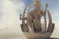 Гигантские скульптуры и пыль: как прошел фестиваль Burning Man 2019