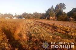 На Житомирщині під час спалювання сухої трави стався вибух, загинув чоловік