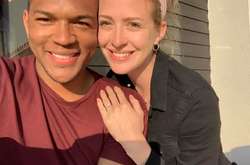 Мужчина проверил, как долго его подруга сможет не замечать обручальное кольцо