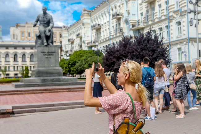 За пів року Київ відвідало майже 900 тис. іноземних туристів