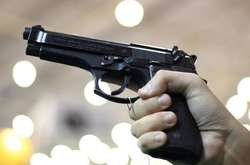 Чоловік здійснив постріли із невстановленої поки що зброї 