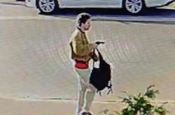 Прикмети правопорушника: був одягнений у куртку пісочного кольору, джинси та при собі мав чорний рюкзак