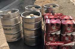 Митники на Закарпатті затримали українця з 315 літрами пива