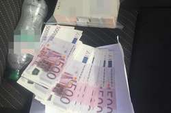 У Києві перекрито канал збуту фальшивих євро (фото)