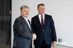  Петро Порошенко прийняв колишнього президента Латвії Раймондса Вейоніса 