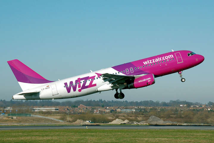 У ці вихідні авіапростір ЄС буде рекордно перевантажений. Wizz Air заявила про можливі затримки рейсів