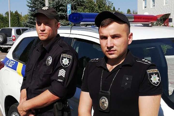 На Миколаївщині чоловік взяв у заручниці квартирантку та поранив поліцейського