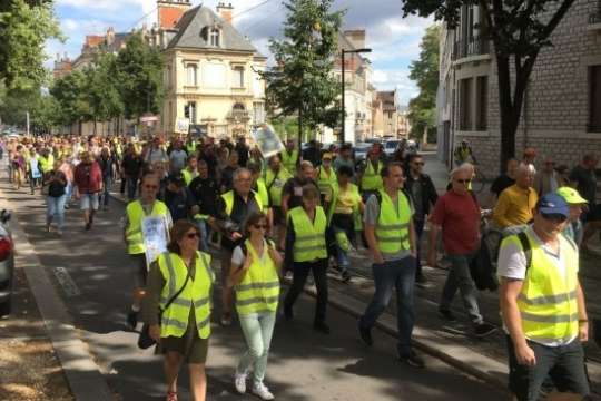 У Франції знову протестують «жовті жилети»