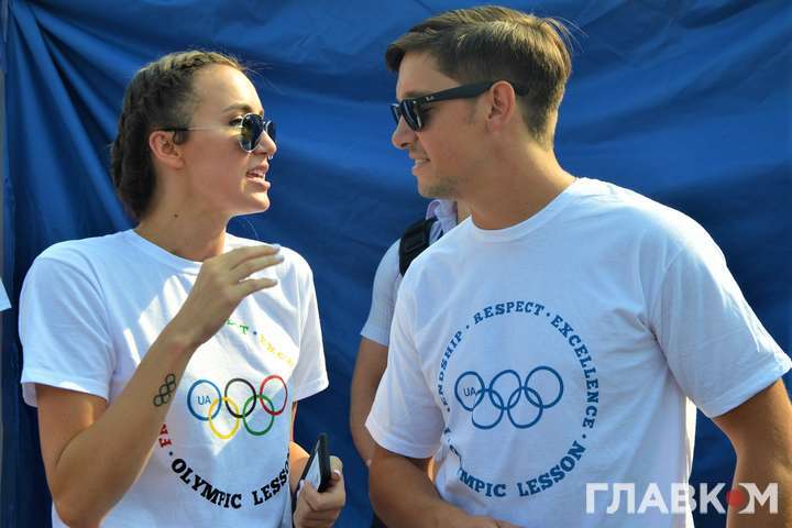Легенди спорту провели у Києві олімпійський урок. Фоторепортаж з Оболонської набережної