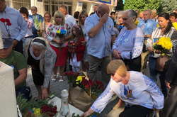 У Вінниці відкрили стелу пам’яті та провели спільну молитву за полеглих медиків і волонтерів