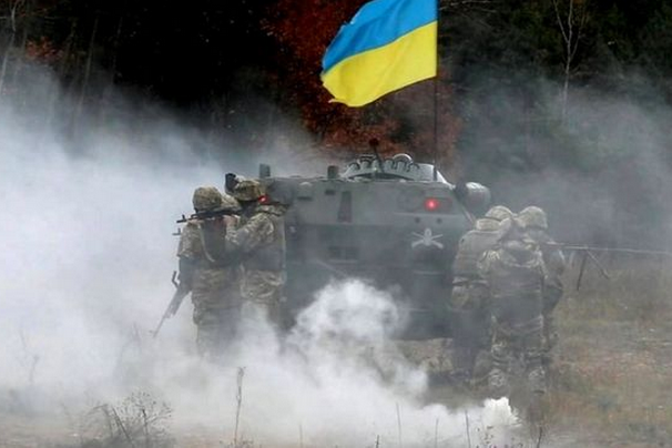 Бойовики обстріляли позиції ЗСУ на Донбасі з БМП і гранатометів, є постраждалий