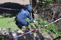 На херсонській трасі загорівся причеп з військовою піротехнікою