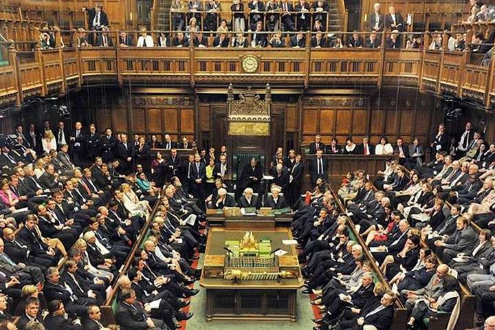 Британський парламент призупинив роботу до 14 жовтня