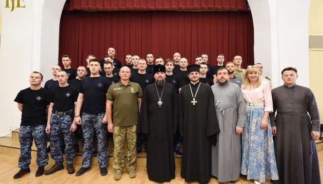 Епіфаній зустрівся з визволеними з полону моряками
