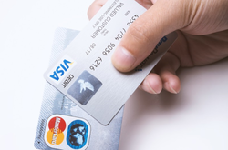 В Японии кассир записал данные 1300 чужих кредиток и расплачивался ими в интернете