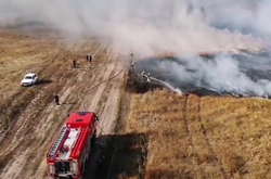 Загорілася очерет та трава окремими осередками на загальній площі близько 10 гектарів