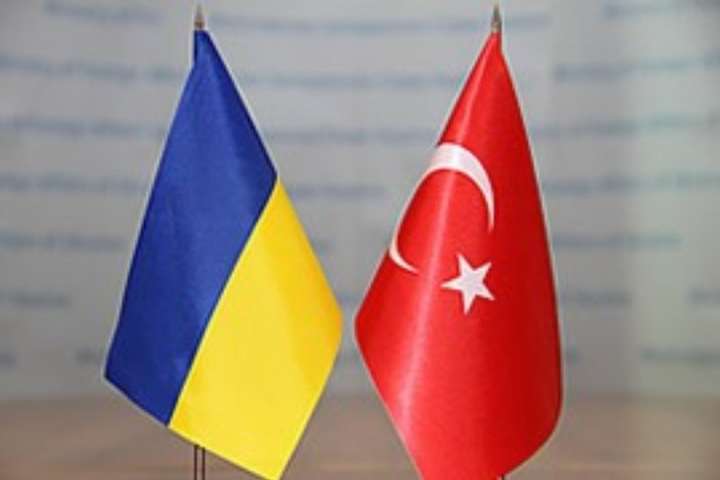 Украина обсудила с Турцией трансфер технологий артиллерийских боеприпасов