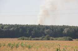 Рятувальники ліквідували пожежу на території арсеналу Міноборони у Калинівці 