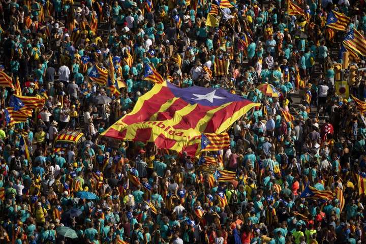 У Барселоні на мітинг за незалежність Каталонії вийшли 600 тисяч людей