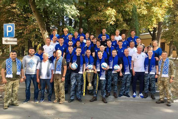 Тренер Михайличенко – звільненим морякам: Вдячний за вашу мужність і незламність
