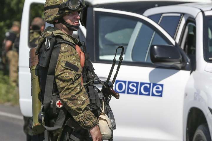 На Донбасі окупанти вчергове заборонили проїзд патрулям ОБСЄ
