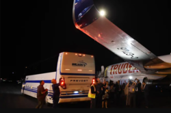 Літак Трюдо в аеропорту зіштовхнувся з автобусом 