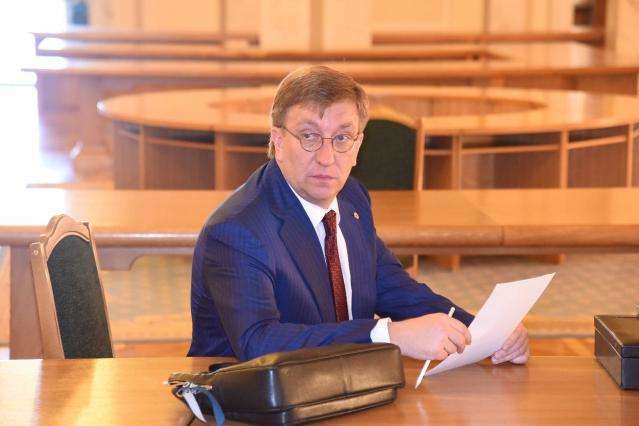 Зеленський звільнив голову Служби зовнішньої розвідки та призначив його в СБУ