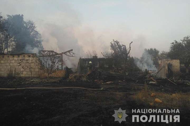 Пожар уничтожил три дома и пять авто на Киевщине