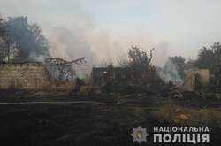 Пожар уничтожил три дома и пять авто на Киевщине