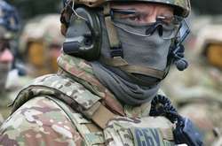  Шахрай використовував підроблене посвідчення СБУ і муляж вогнепальної зброї 