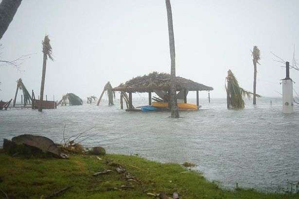 На Багамах після урагану зникли безвісти 1300 людей
