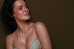  Даша Астафьева 
 instagram.com/da_astafieva 