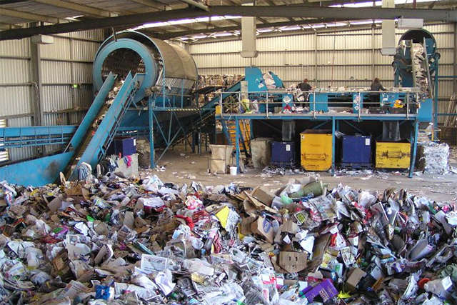 Украина предложила Всемирному банку инвестировать в общие проекты для переработки мусора