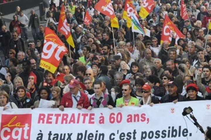 У Парижі страйкують проти пенсійної реформи Макрона
