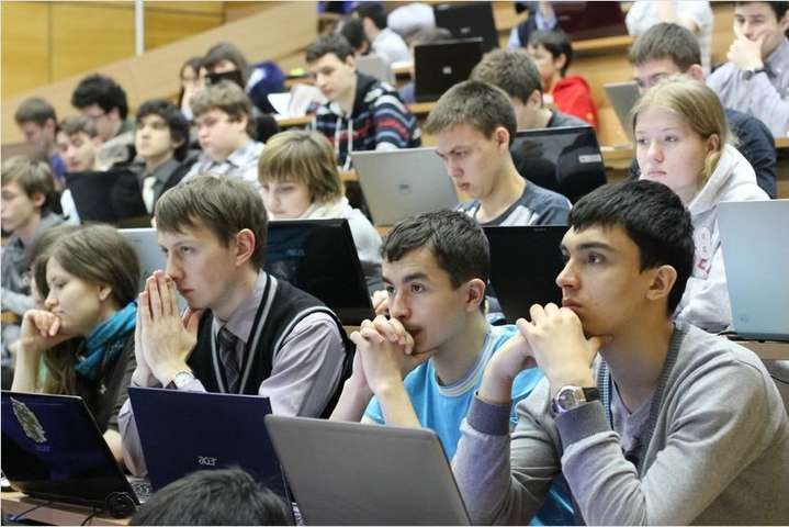 Словаччина запрошує українських студентів на безкоштовне навчання