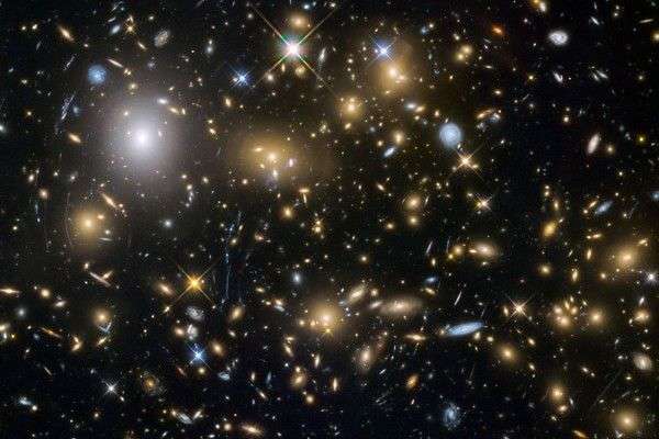 Вчені заявили, що Всесвіт може бути на 2 млрд років молодшим, ніж вважається нині