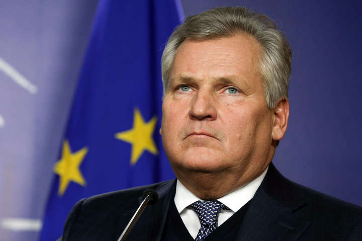 Колишній президент Польщі застеріг Зеленського від переслідування Порошенка