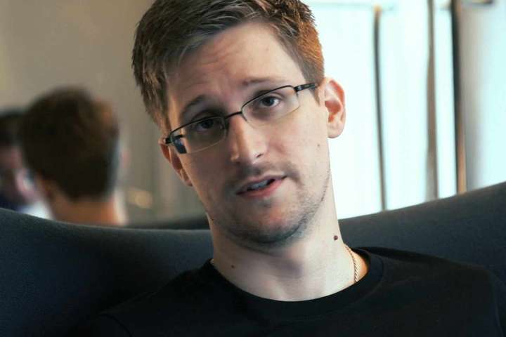 Сноуден попросив Макрона надати йому притулок у Франції