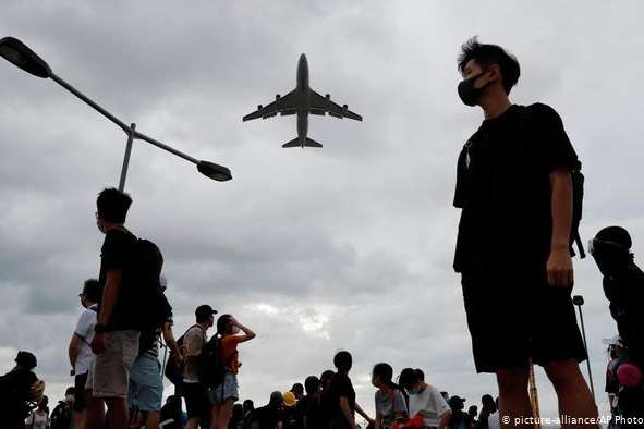 В аеропорту Гонконгу через протести впав пасажиропотік
